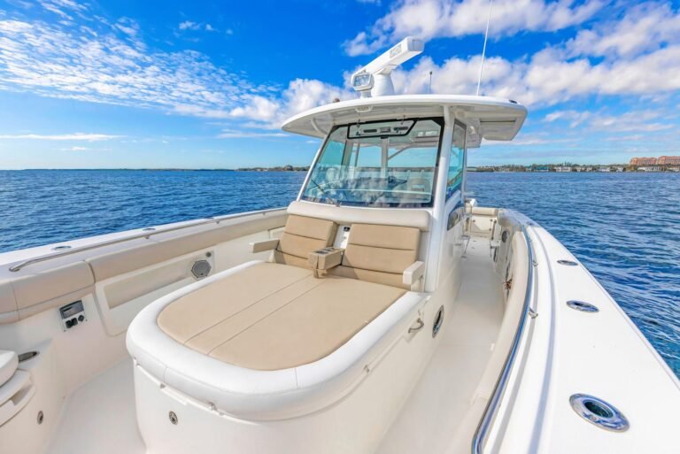 2018-Boston-Whaler-380-Outrage-Power-9743410-976027646-0-010420251056-10
