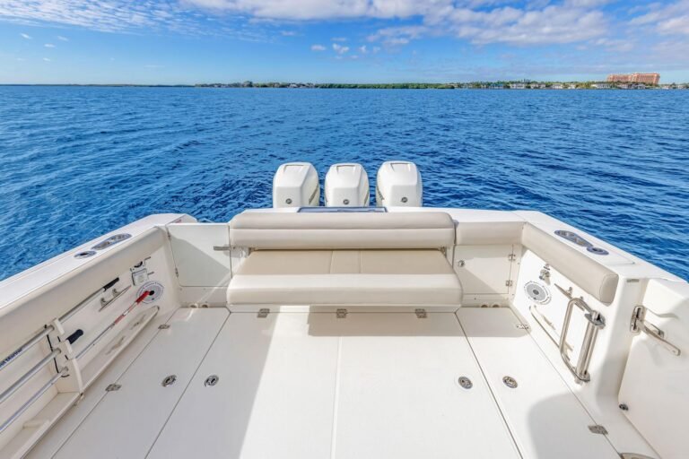 2018-boston-whaler-380-outrage-power-9743410-976027661-0-010420251056-5