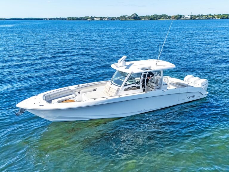 2018-Boston-Whaler-380-Outrage-Power-9743410-976027670-0-010420251056-0