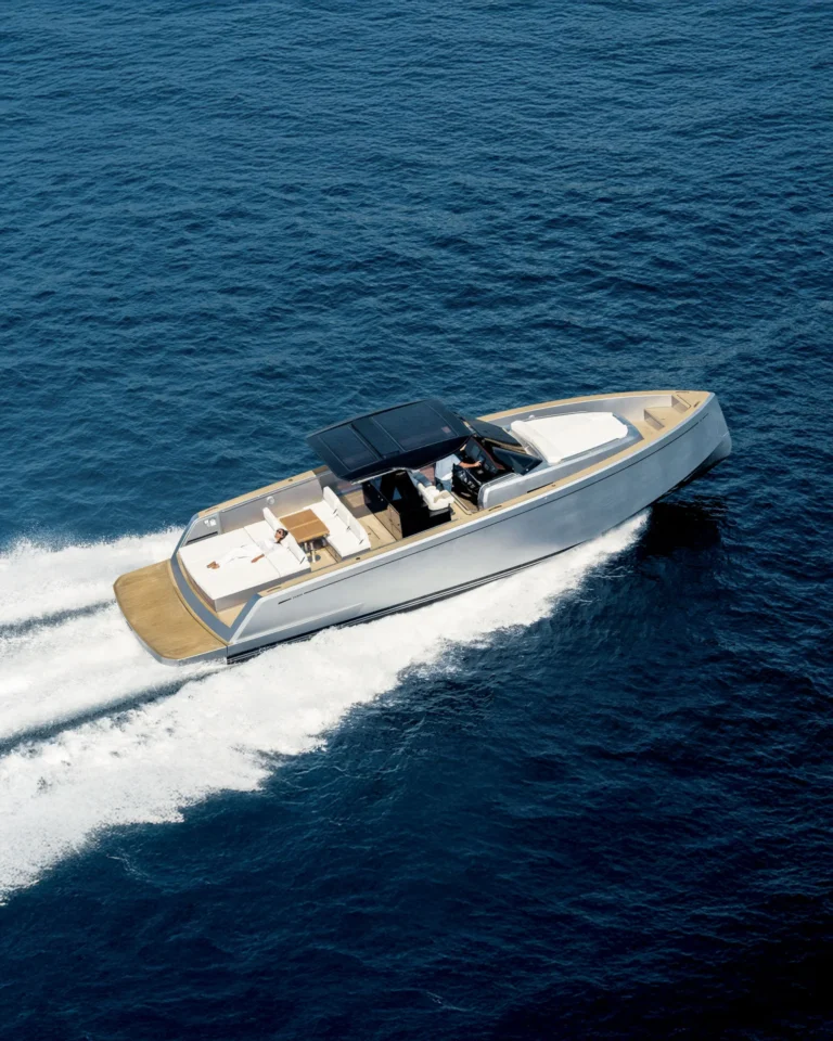 PardoYacht Model Pardo43Walkaround Hero Mobile 003